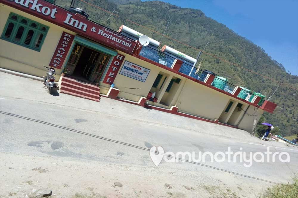 Yamunotri hotel near river